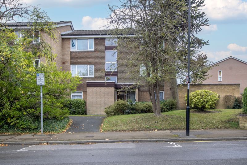 1 bed flat to rent in Chichester Road, Croydon CR0, £1,350 pcm Zoopla