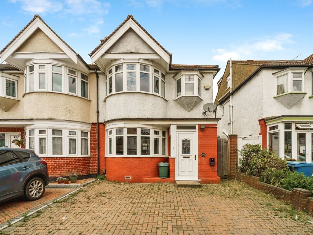 4 bed end terrace house for sale in Torbay Road, Harrow HA2, £600,000