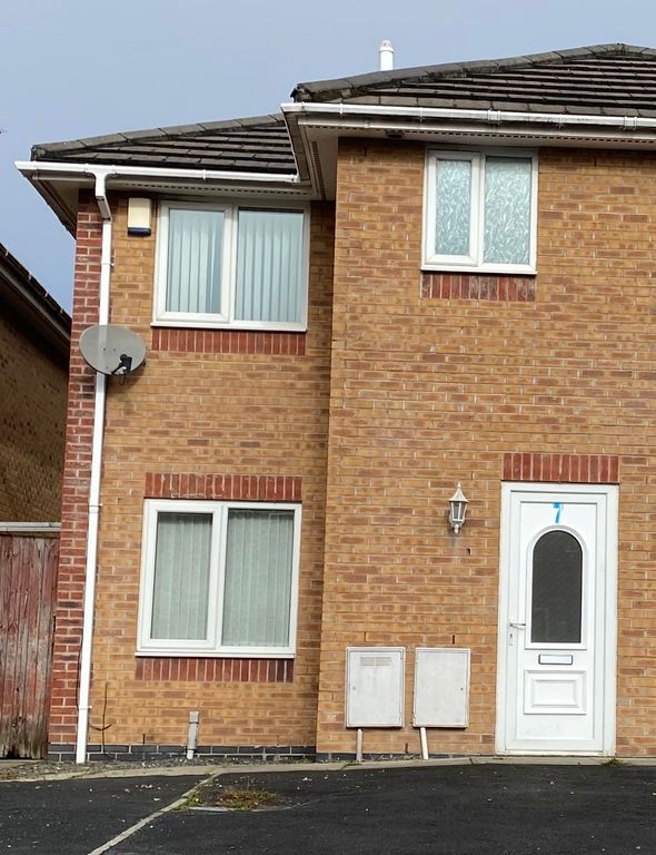 3 bed semidetached house to rent in 7 Pavillion Court, Newton Le