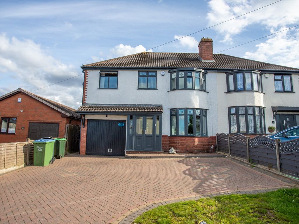 3 bed semidetached house for sale in Highbury Avenue, Rowley Regis B65