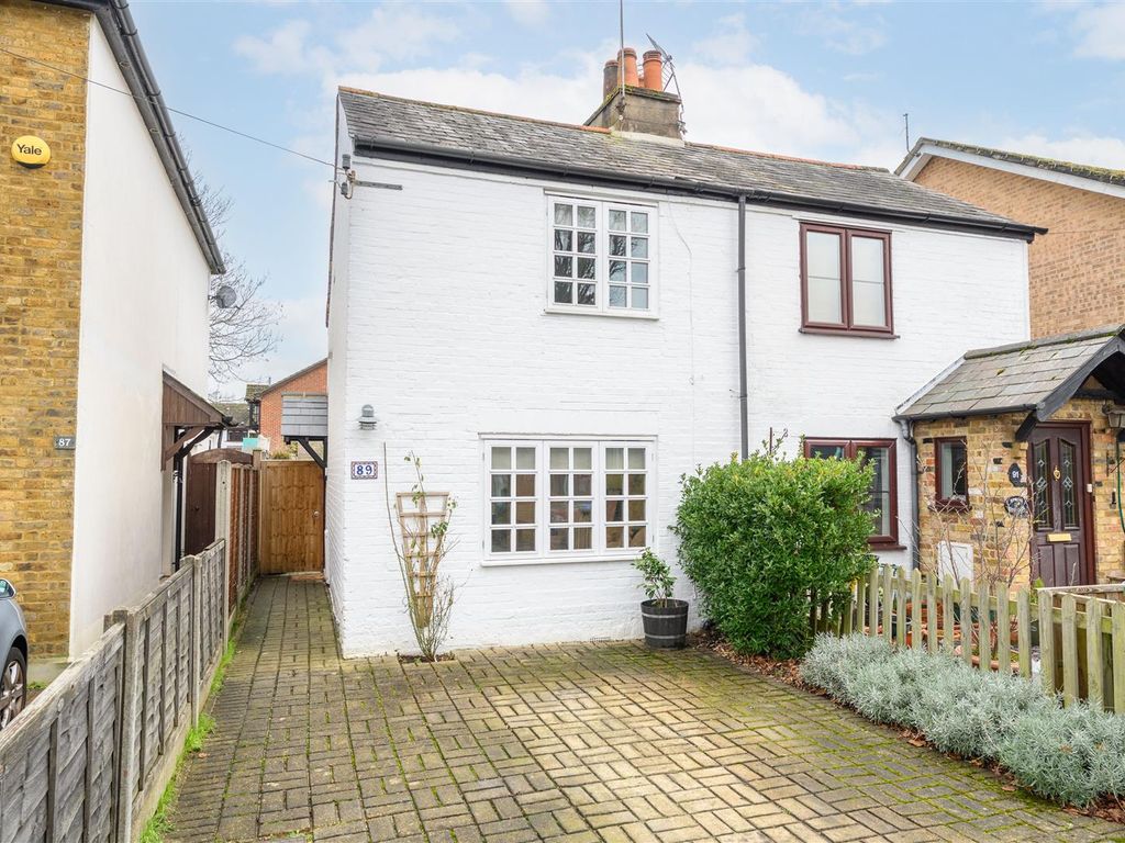 2 bed semidetached house for sale in Green Lane, Hersham, WaltonOn