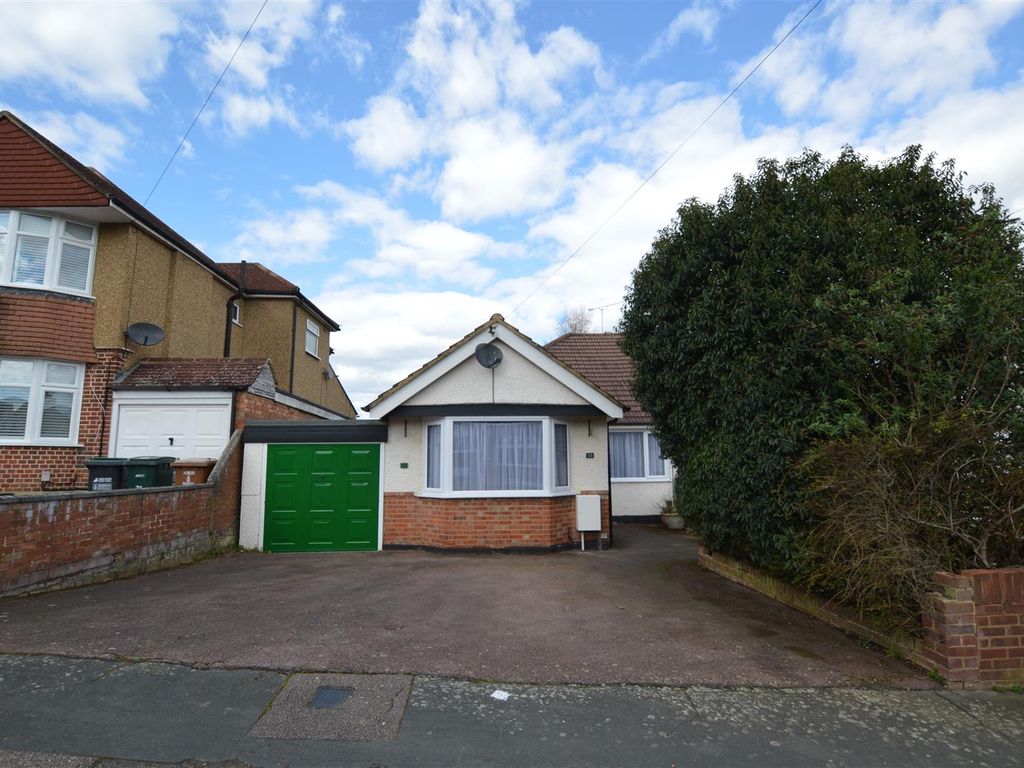 3 bed semidetached bungalow for sale in Warwick Way, Croxley Green