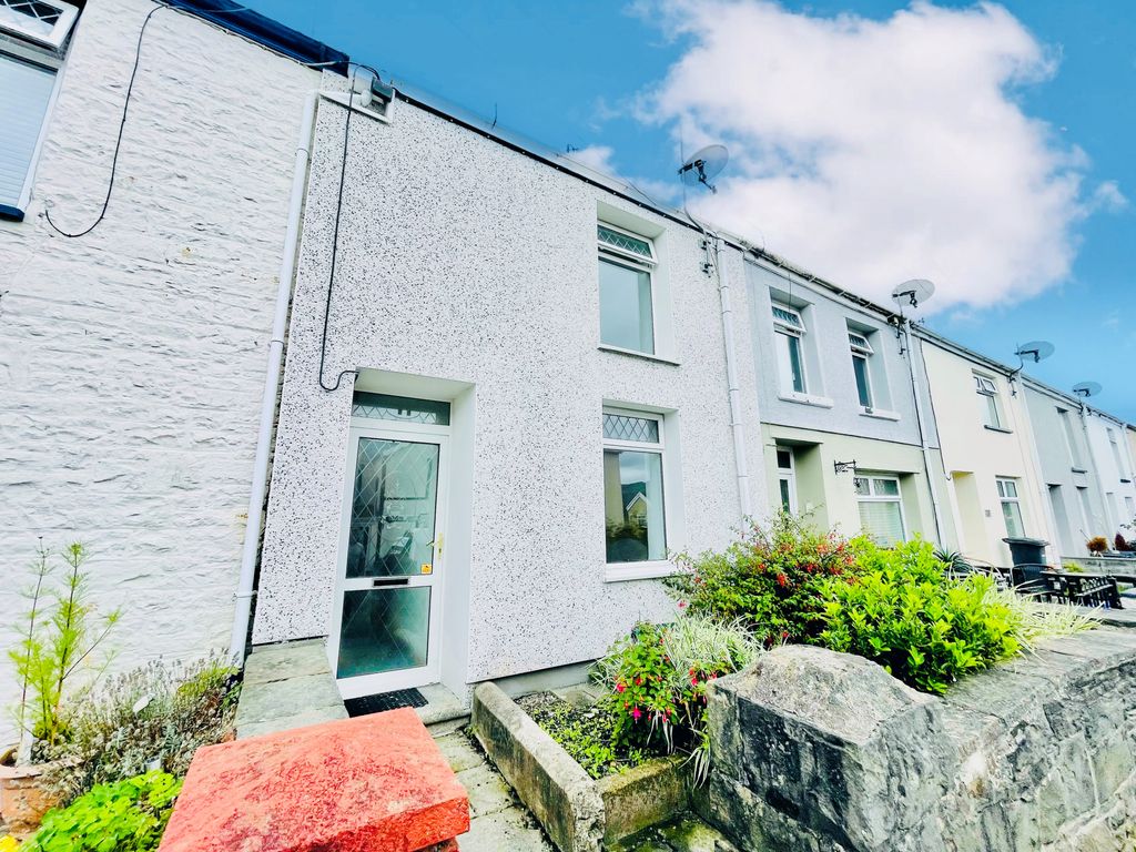 2 bed property to rent in Mary Street, Merthyr Tydfil CF47, £675 pcm