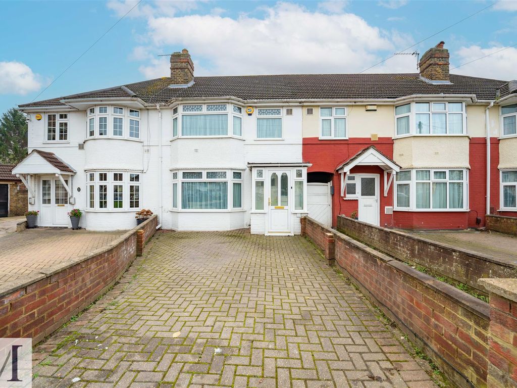 3 bed terraced house for sale in Meadowbank Gardens, Hounslow TW5 Zoopla