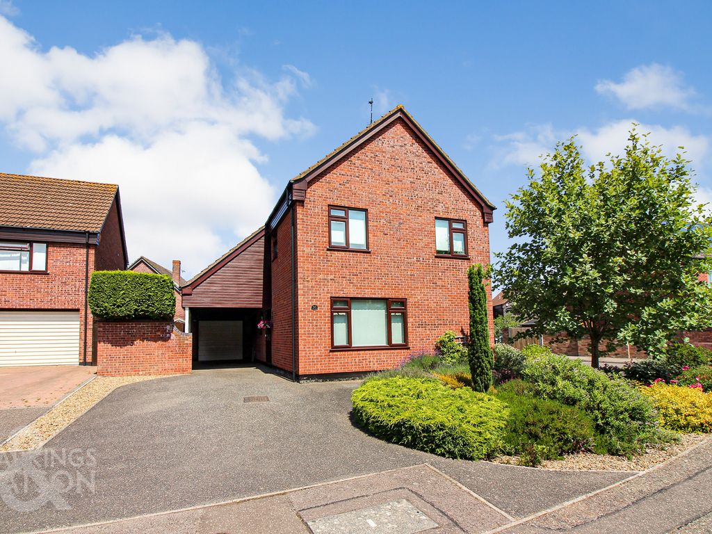 4 bed detached house for sale in Beechbank Drive, Thorpe End, Norwich