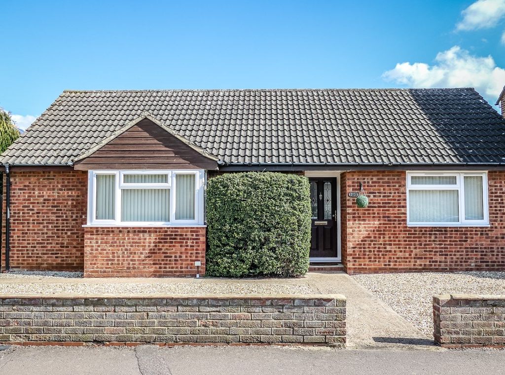 3 bed bungalow for sale in Hillgrounds Road, Kempston, Bedford MK42