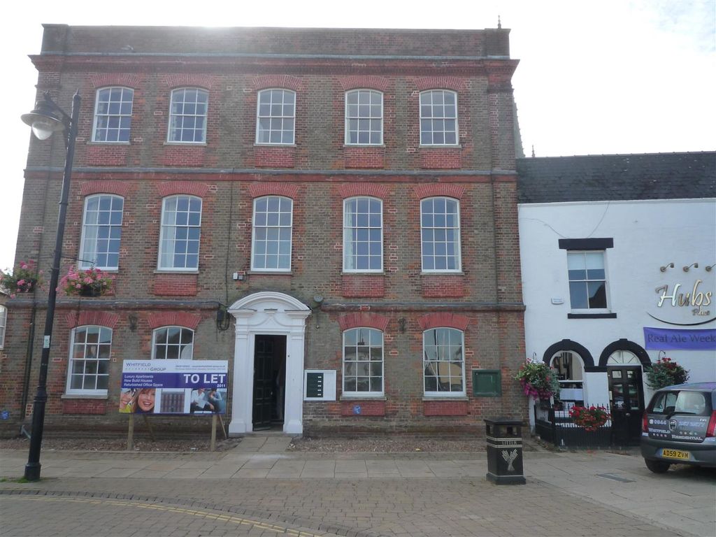 1 bed flat to rent in 2 Mansion House, Market Place, Whittlesey