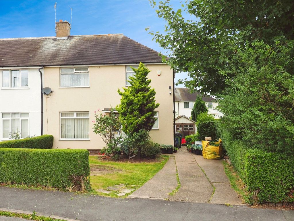 3 bed end terrace house for sale in Meadowvale Crescent, Clifton