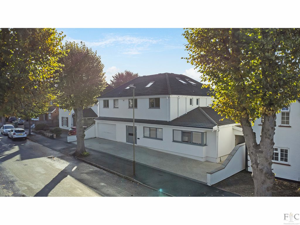 Linden Drive Leicester LE5  