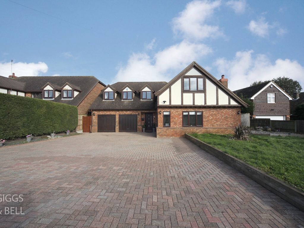 5 bed detached house for sale in Sundon Road, Streatley, Luton