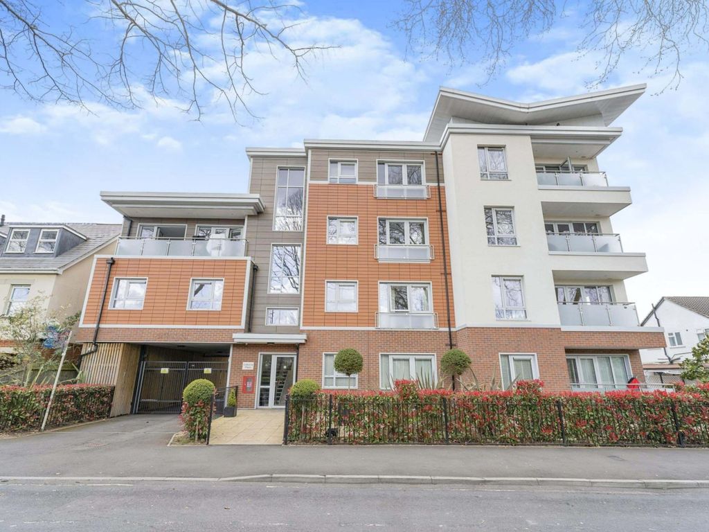 74 Maybury Road, Woking GU21