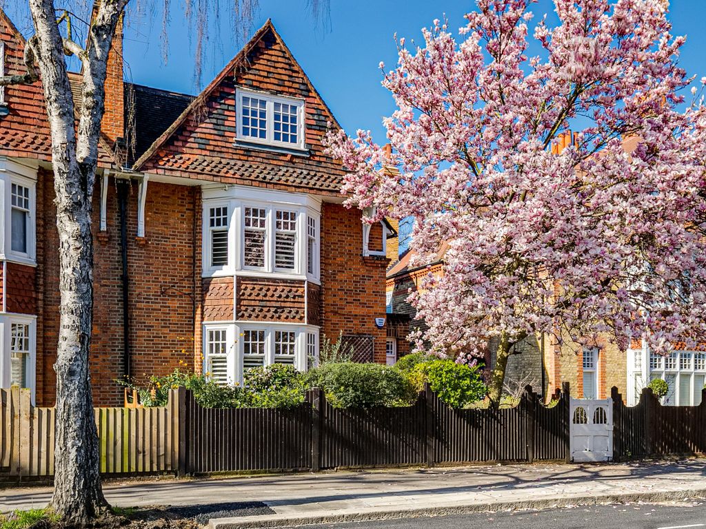 The Avenue, London W4