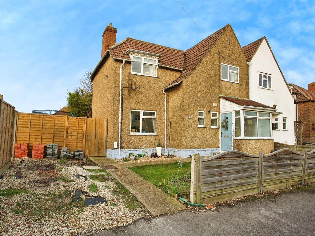3 bed semidetached house for sale in Mill Pond Road, Gosport PO12, £