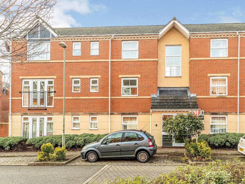 2 bed flat to rent in Alma Road, Banbury OX16, £995 pcm Zoopla