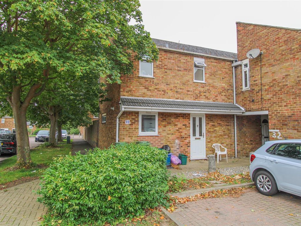 4 bed end terrace house for sale in Brockles Mead, Harlow CM19, £