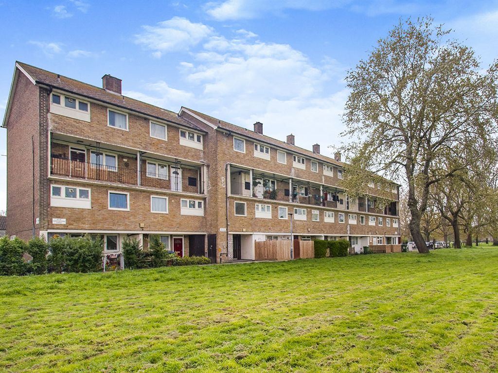 3 bed flat to rent in Godstow Road, London SE2 Zoopla