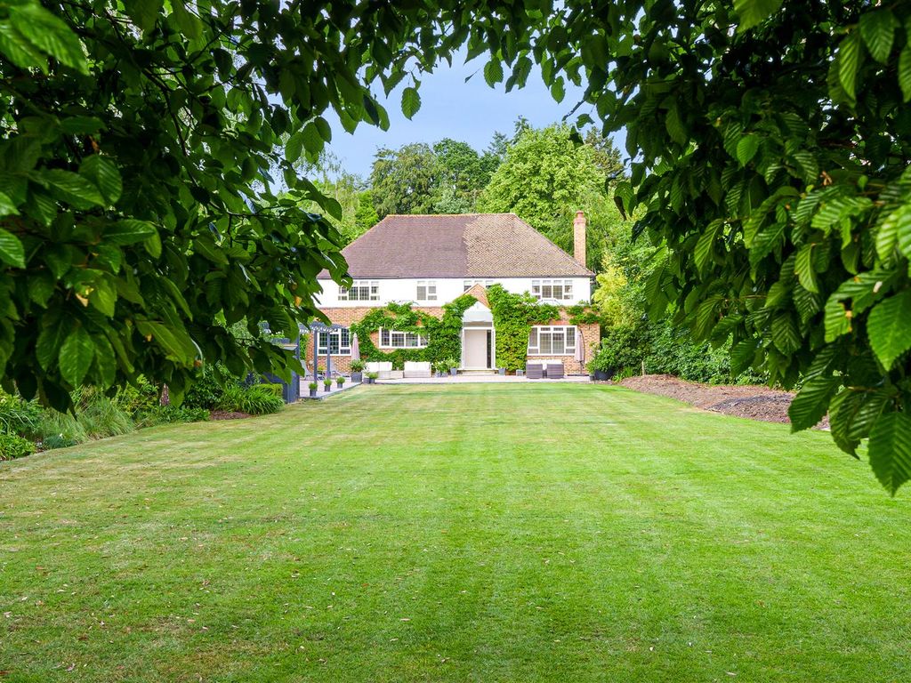 5 bed detached house for sale in Ockham Road North, East Horsley