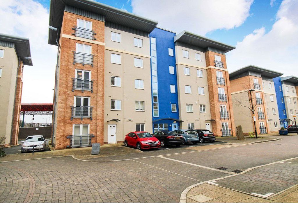 2 bed flat to rent in Knightsbridge Court, Gosforth, Newcastle Upon