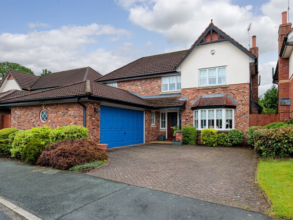 4 bed detached house for sale in Sandington Drive, Cuddington