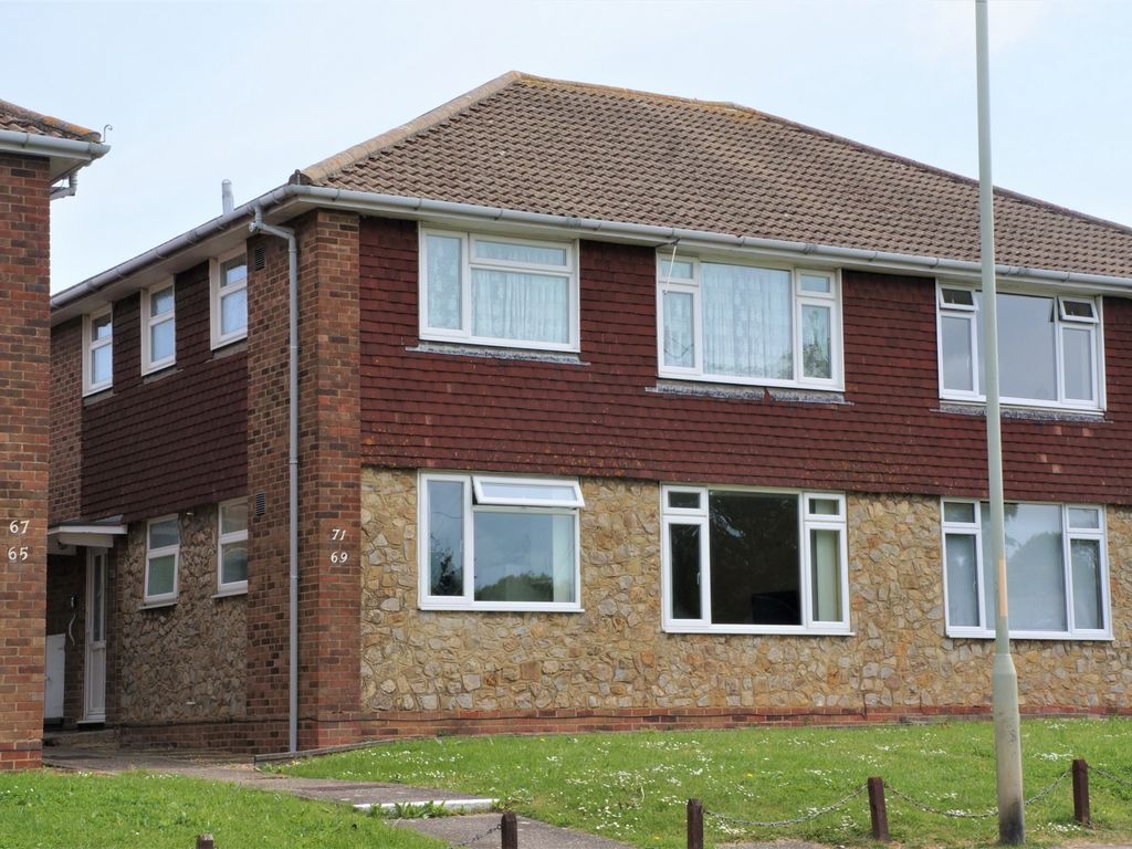 2 bed flat for sale in Castle Road, Whitstable CT5, £210,000 Zoopla