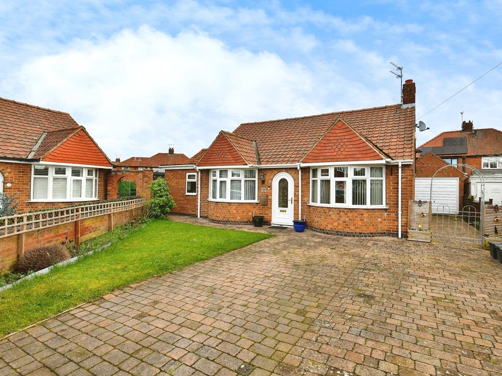 3 bed detached bungalow for sale in Sitwell Grove, York YO26, £380,000