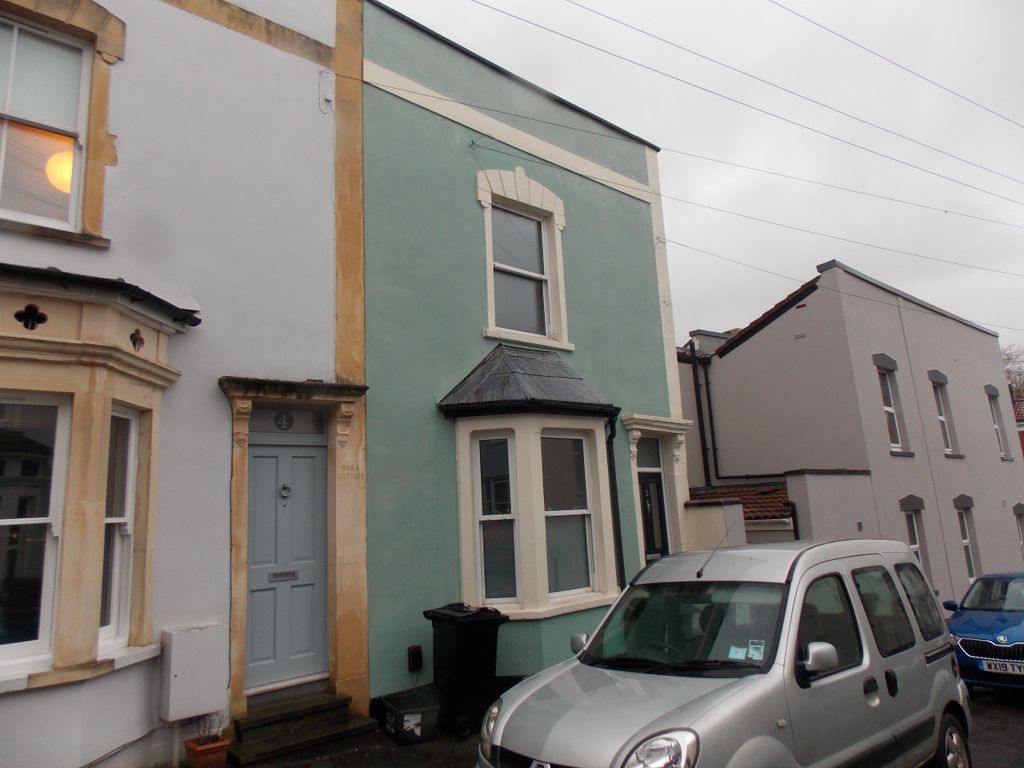 2 bed end terrace house to rent in Merrywood Close, Southville, Bristol
