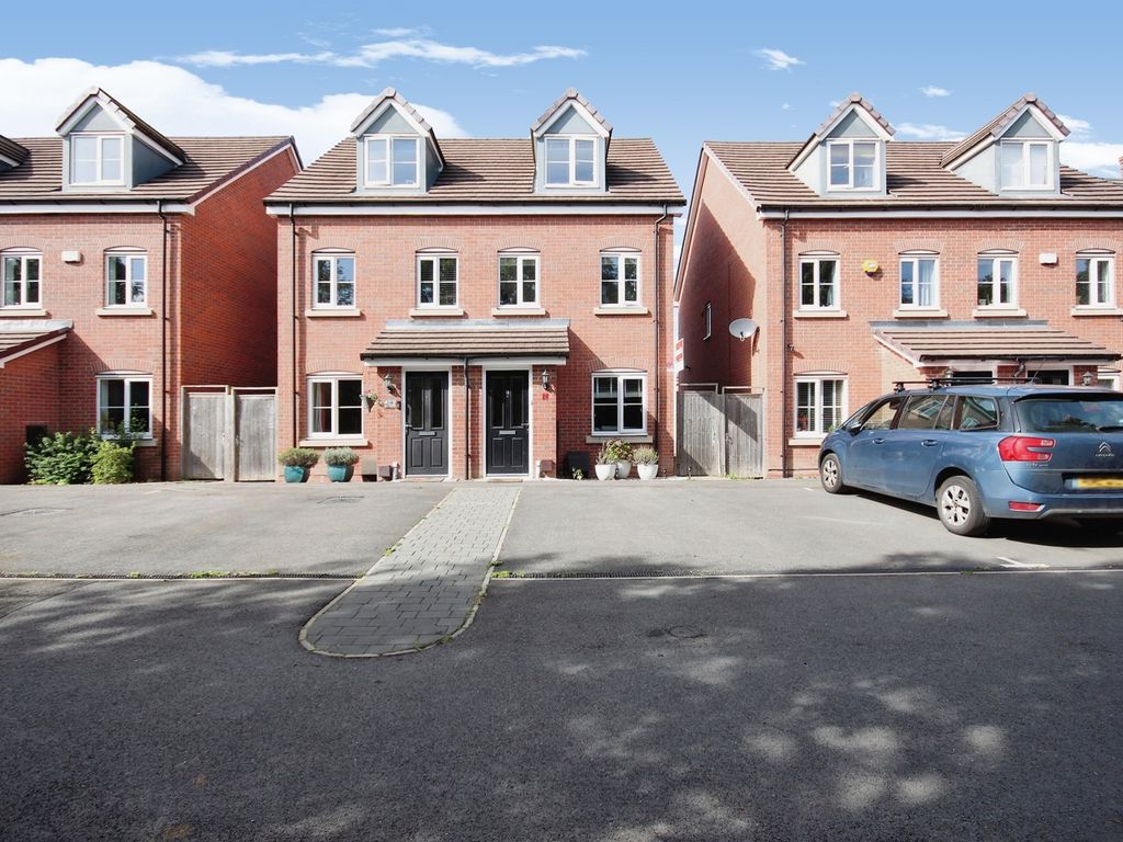 3 bed semidetached house for sale in Owen Grove, Whitnash, Leamington