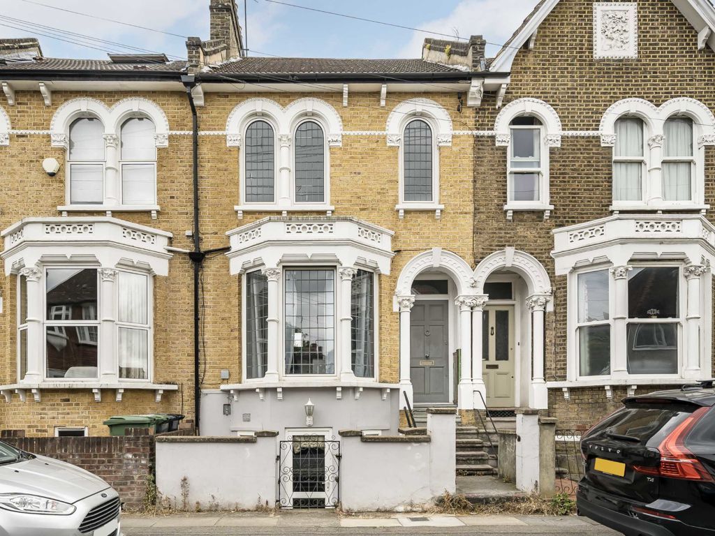4 bed terraced house to rent in Algernon Road, London SE13, £3,200 pcm
