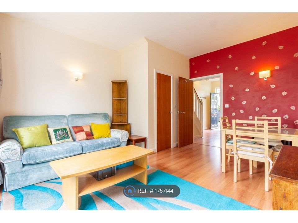 4 bed terraced house to rent in Hastings Street, London SE18 Zoopla