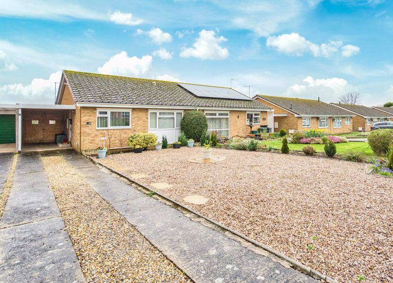 2 bed semidetached bungalow for sale in Vereland Road, Hutton, Weston