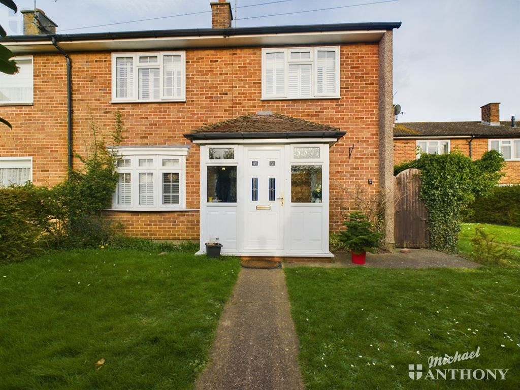 3 bed semidetached house for sale in Long Furlong, Stone, Aylesbury