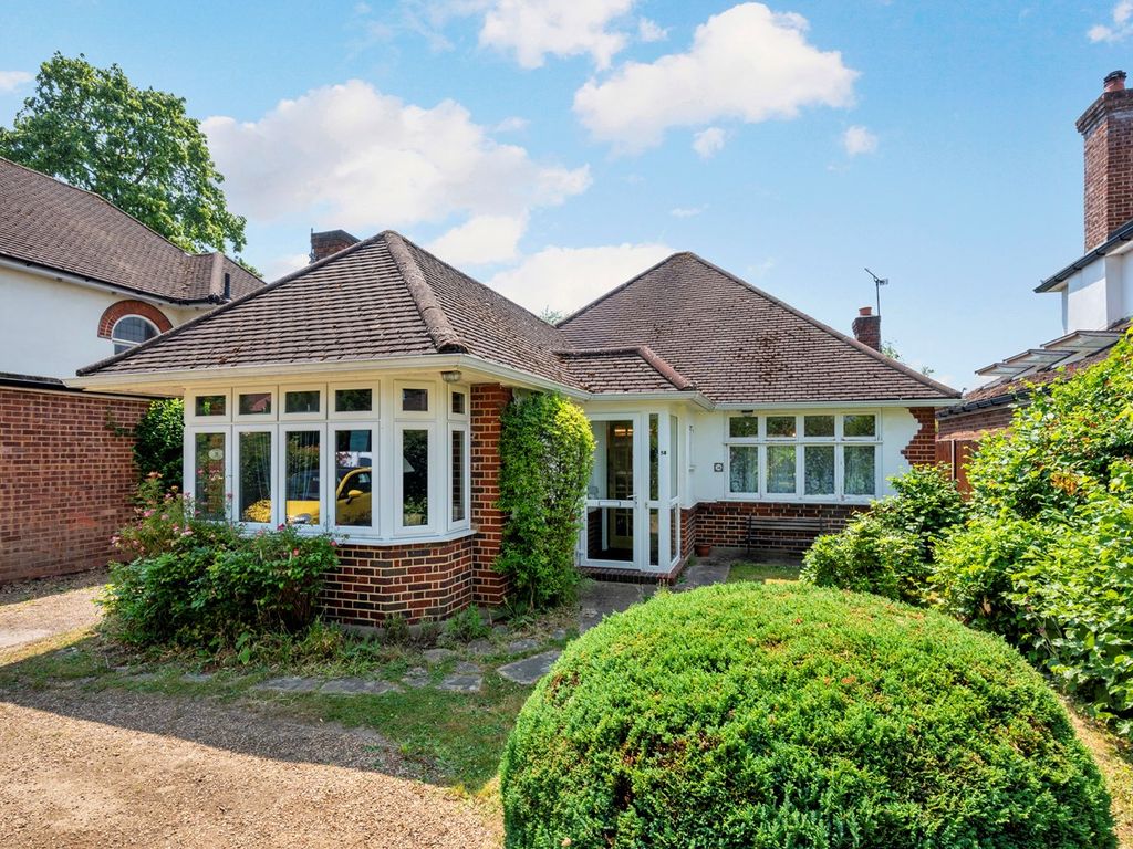 3 bed detached bungalow for sale in Rydens Avenue, WaltonOnThames