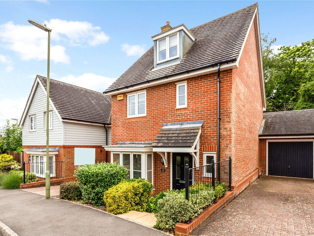 4 bed semidetached house for sale in Oaktree Drive, Emsworth PO10, £