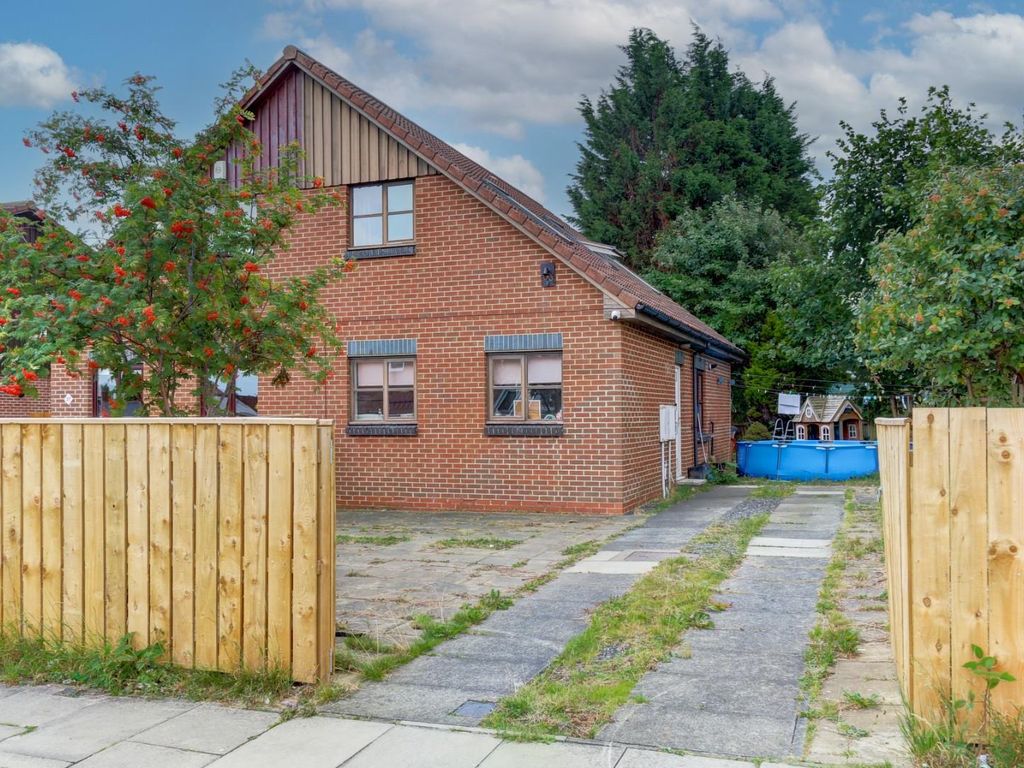 2 bed bungalow for sale in Beadnell Gardens, Shiremoor, Newcastle Upon