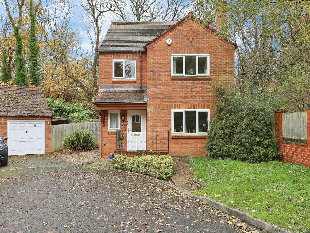 3 bed detached house for sale in Oak Tree Gardens, Birmingham B28, £