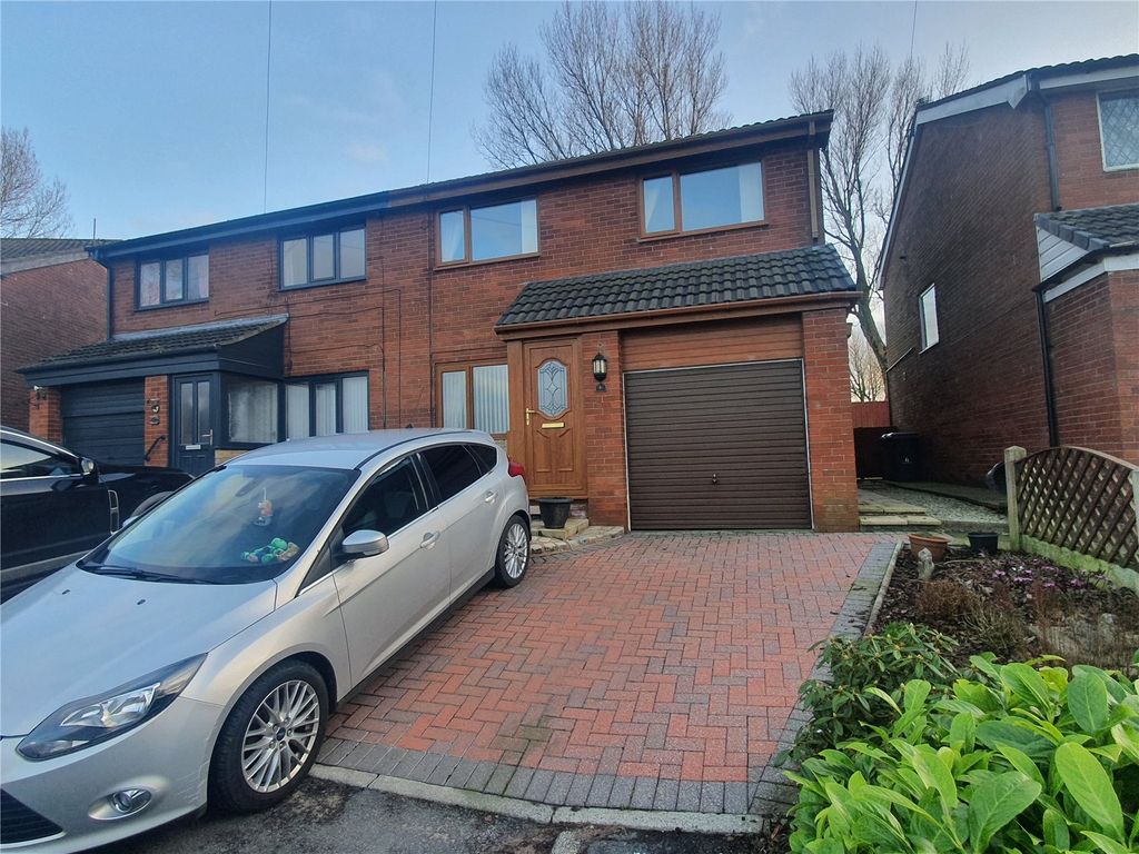 3 bed semidetached house for sale in Peel Mount Close, Blackburn