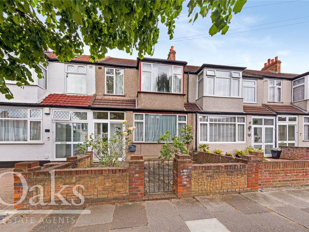 4 bed detached house for sale in Avenue Road, London SW16, £550,000