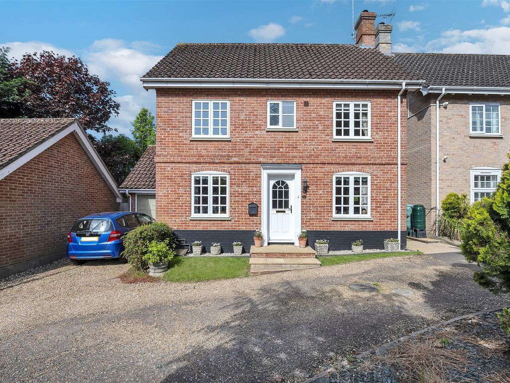 3 bed detached house for sale in Nightingale Close, Bury St. Edmunds