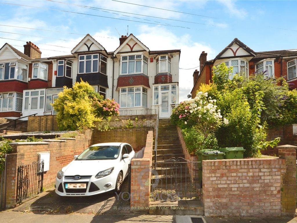 3 bed end terrace house for sale in Manton Road, London SE2, £475,000