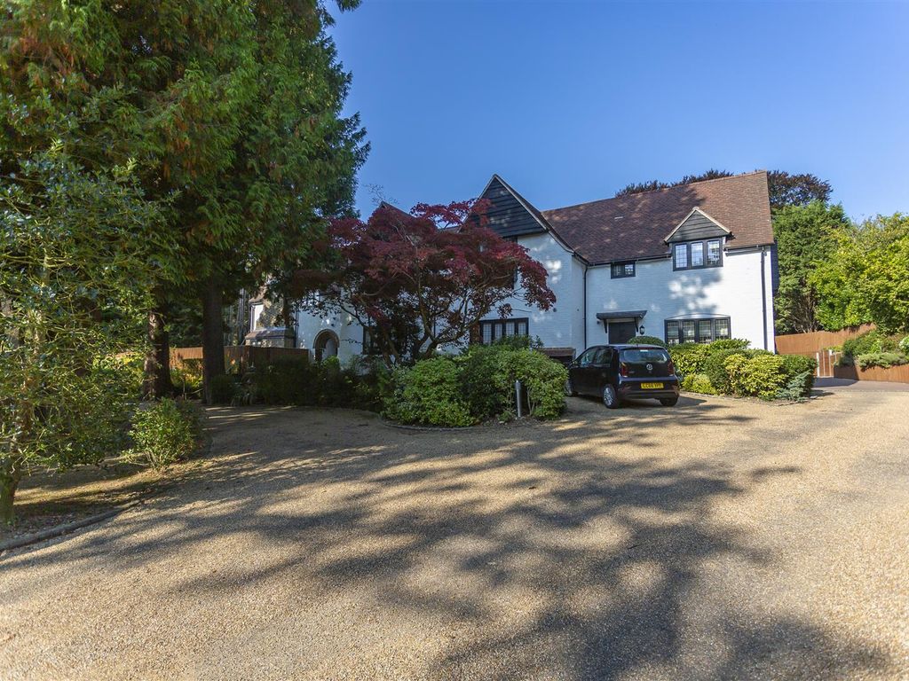 2 bed flat for sale in Dacre Close, Chipstead, Coulsdon CR5 Zoopla