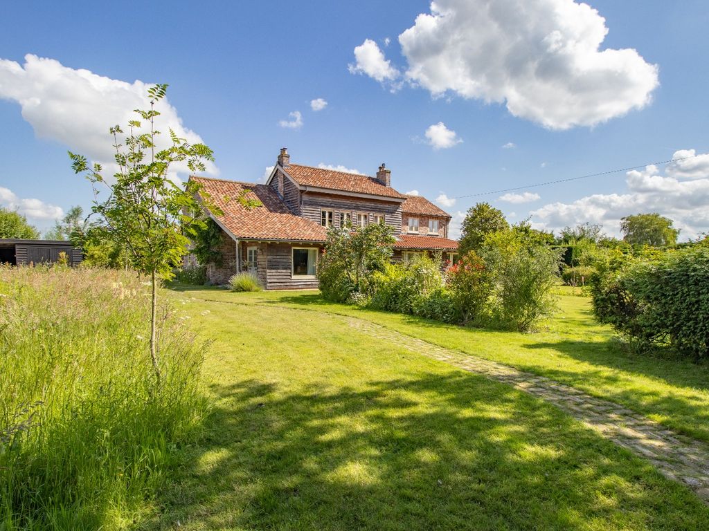 5 bed detached house for sale in Low Road, Pentney, King's Lynn PE32, £