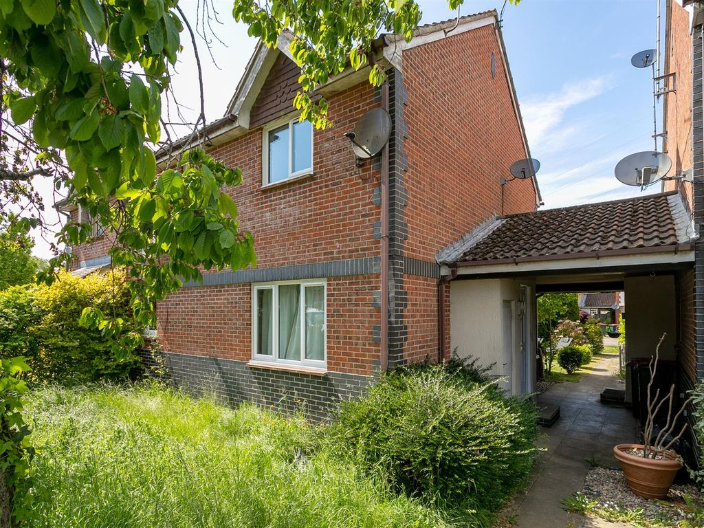 2 bed property for sale in Normandy Close, Maidenbower, Crawley RH10