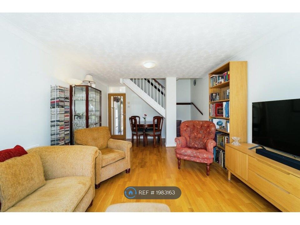 2 bed terraced house to rent in Heacham Avenue, Ickenham, Uxbridge UB10