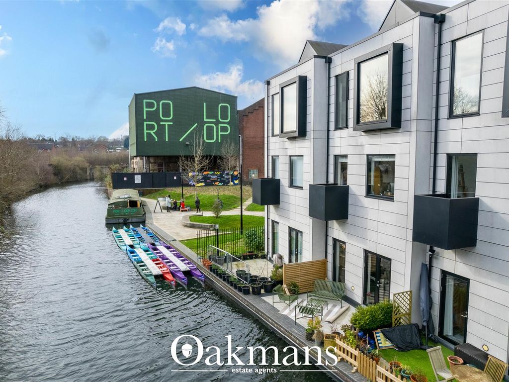 4 bed property for sale in South Loop Park, Birmingham B16, £525,000