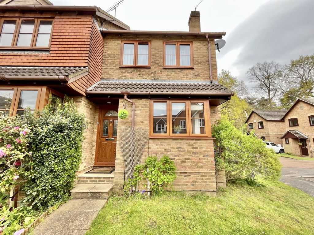 3 bed end terrace house for sale in Cannon Close, College Town