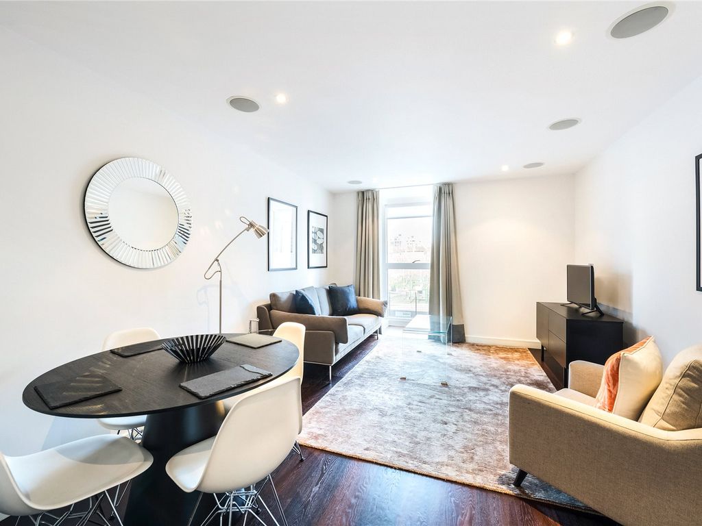 1 bed flat to rent in Moore House, Grosvenor Waterside, 2 Gatliff Road