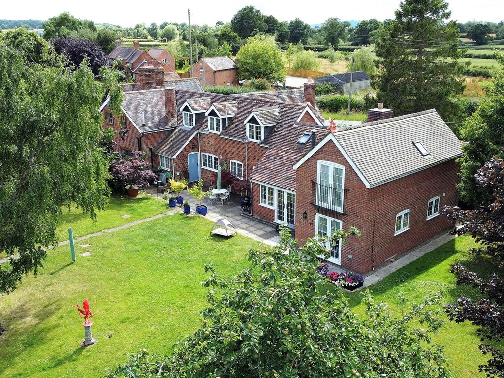 5 bed cottage for sale in Lime Street, Eldersfield, Gloucester GL19