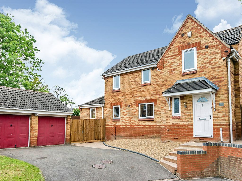 4 bed detached house for sale in Sandringham Close, Wellingborough NN8