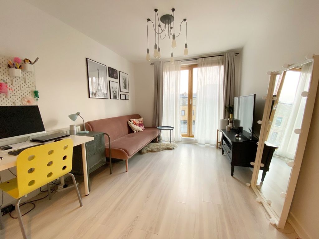 1 bed flat for sale in Wingate Square, London SW4, £180,000 Zoopla