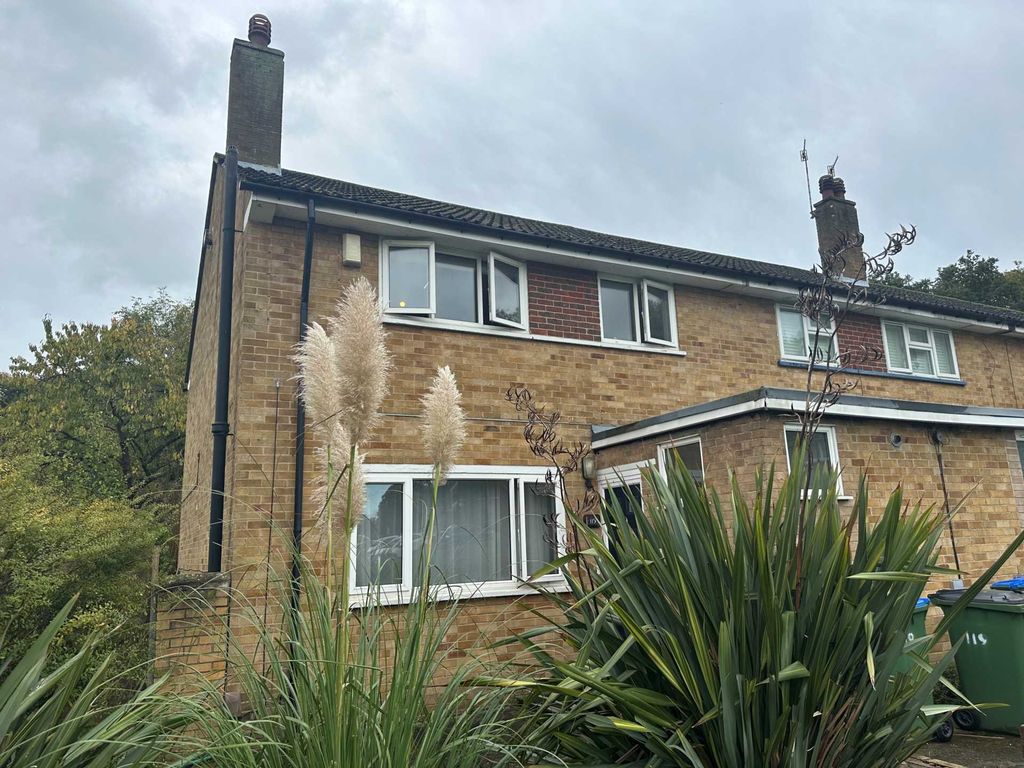 3 bed property for sale in Bostall Lane, London SE2, £425,000 Zoopla